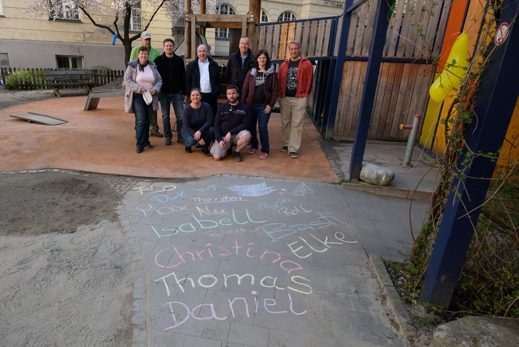 BMW-Mitarbeiter auf dem Spielplatz