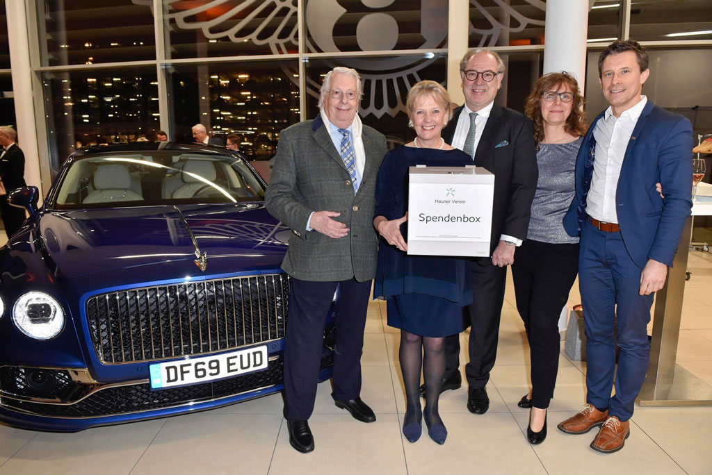 Spendenübergabe an den Hauner Verein
