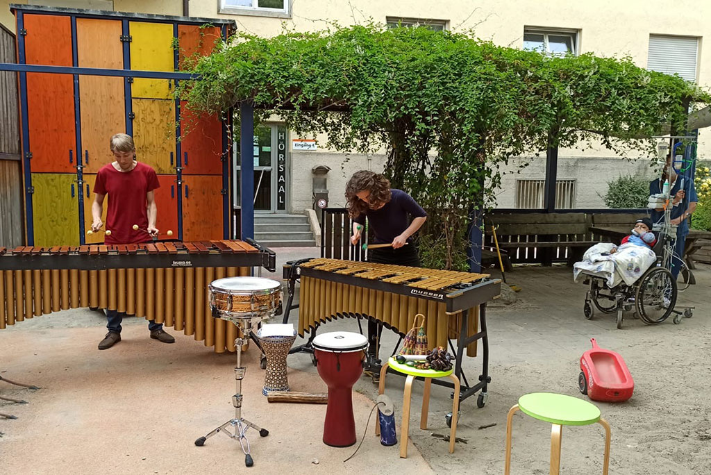 Szene auf dem Spielplatz