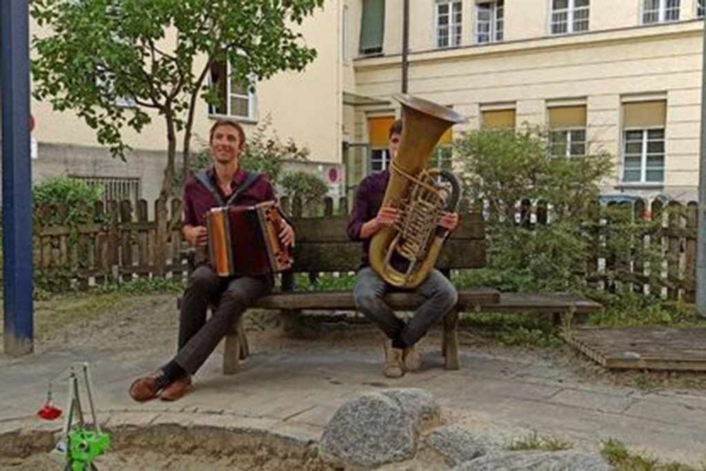 Konzert auf dem Spielplatz