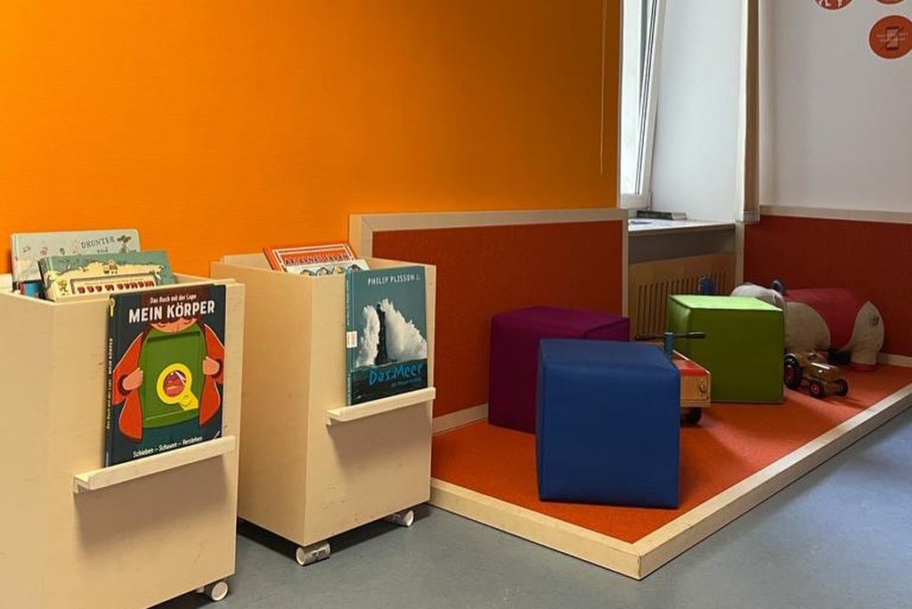 Zimmer mit neuem Farbanstrich